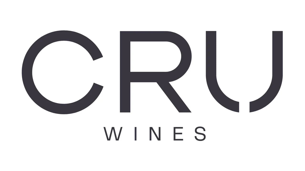 Banner de CRU Wines — A CRU seleciona até 250 vinhos portugueses com um só critério: a prova. Organizamos por estilo, momento e mesa. Escolher bem ficou simples.